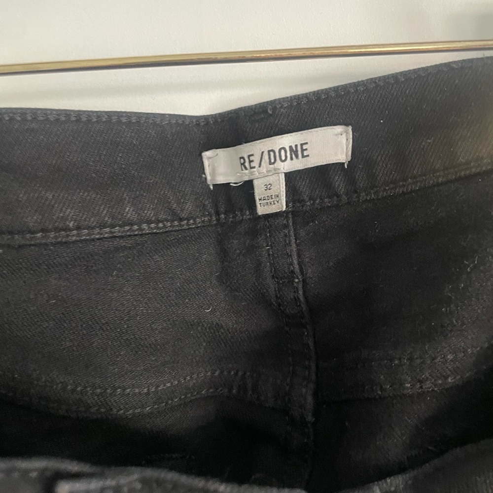 RE/DONE black frayed straight leg jeans